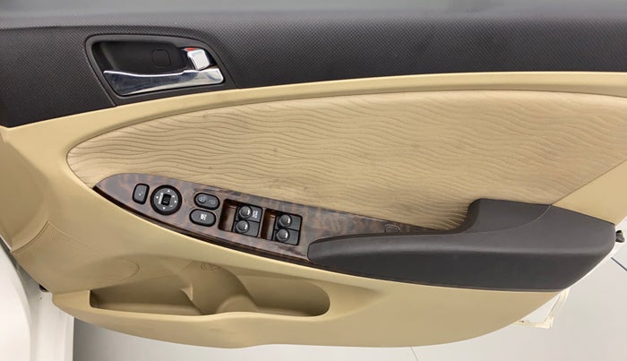 2014 Hyundai Verna FLUIDIC 1.6 CRDI SX AT, Diesel, Automatic, 70,416 km, Driver Side Door Panels Control