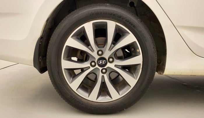 2014 Hyundai Verna FLUIDIC 1.6 CRDI SX AT, Diesel, Automatic, 70,416 km, Right Rear Wheel