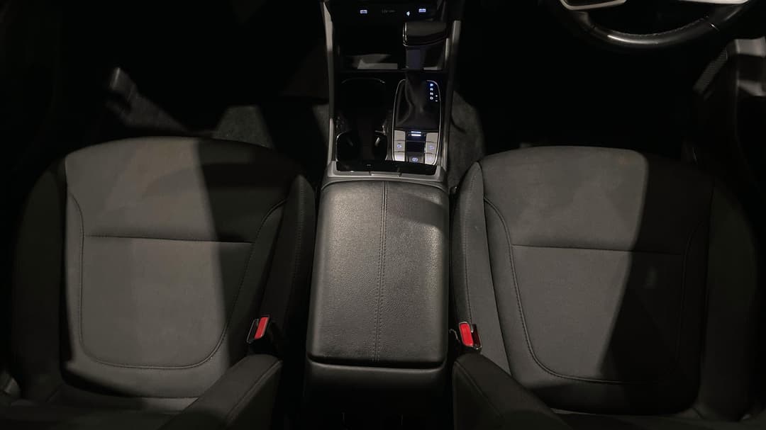 2023 Hyundai Tucson (FWD), Automatic, 49748 km, Center Console