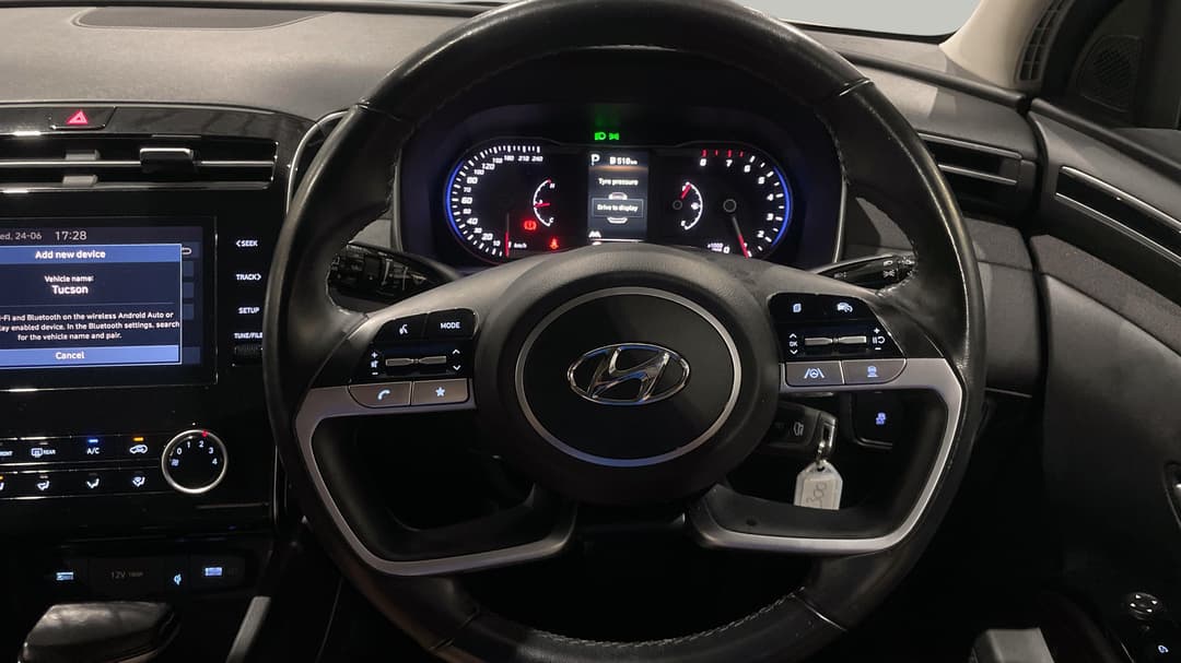2023 Hyundai Tucson (FWD), Automatic, 49748 km, Steering Wheel Close-up