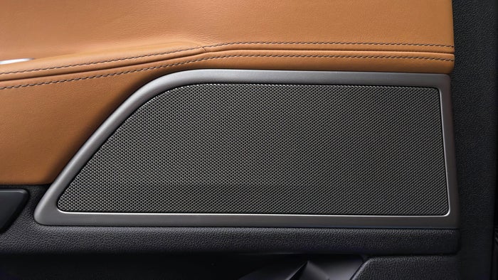 BMW 740LI-Speakers