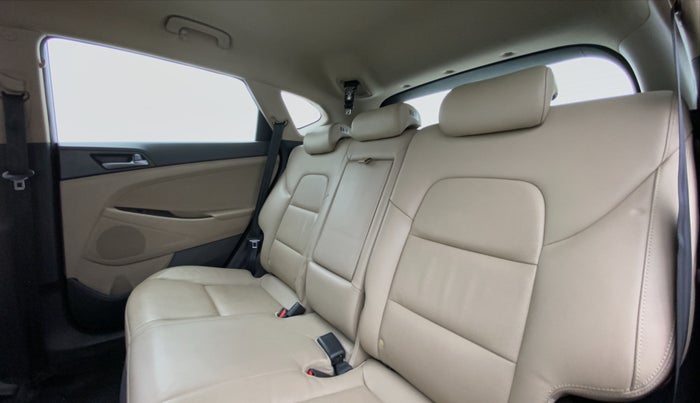 2017 Hyundai Tucson 2WD AT GLS DIESEL, Diesel, Automatic, 65,387 km, Right Side Rear Door Cabin