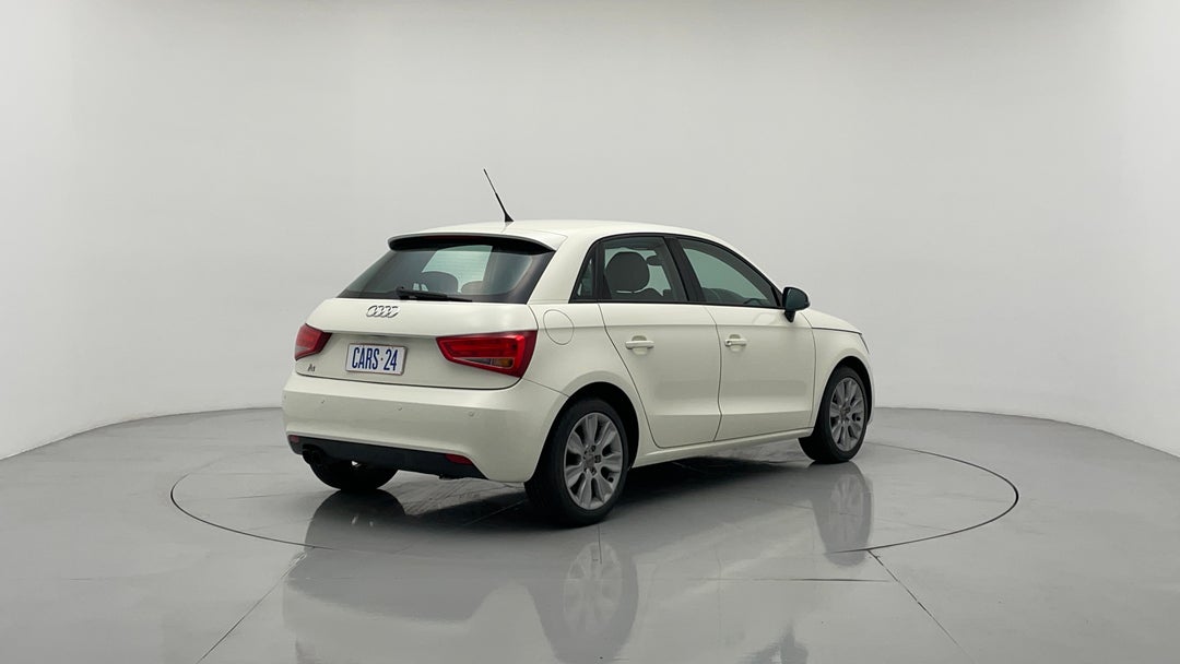 Right Back Diagonal (45- Degree) View