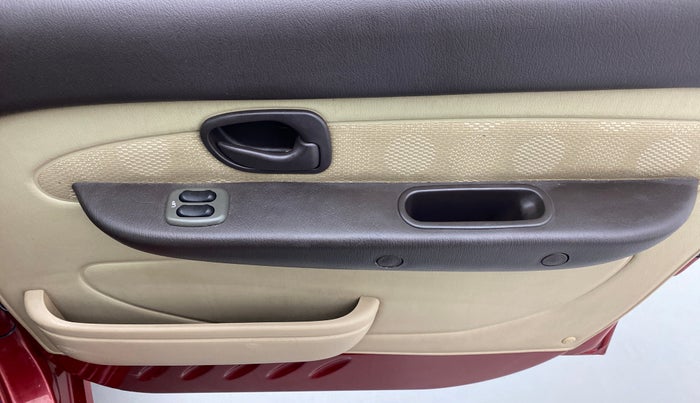2010 Hyundai Santro Xing GLS, Petrol, Manual, 43,589 km, Driver Side Door Panels Control