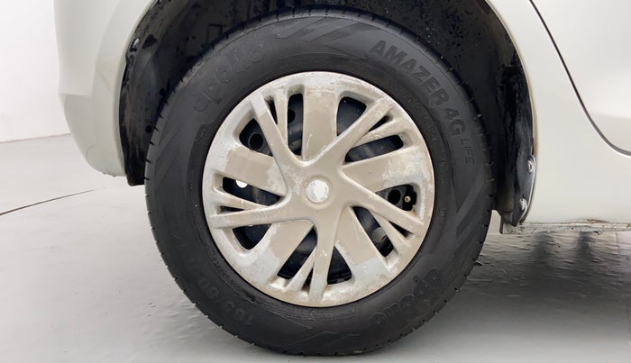 2015 Maruti Swift VDI, Diesel, Manual, 1,43,233 km, Right Rear Wheel