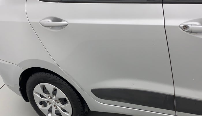 2015 Hyundai Xcent S 1.2, Petrol, Manual, 55,974 km, Right rear door - Minor scratches