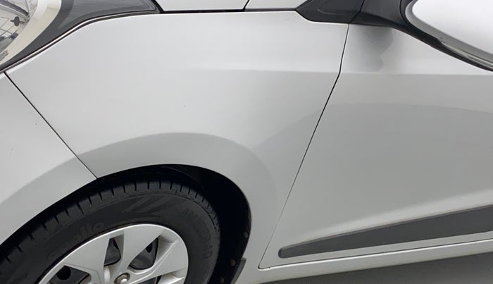 2015 Hyundai Xcent S 1.2, Petrol, Manual, 55,974 km, Left fender - Paint has minor damage