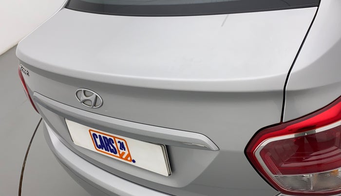 2015 Hyundai Xcent S 1.2, Petrol, Manual, 55,974 km, Dicky (Boot door) - Minor scratches