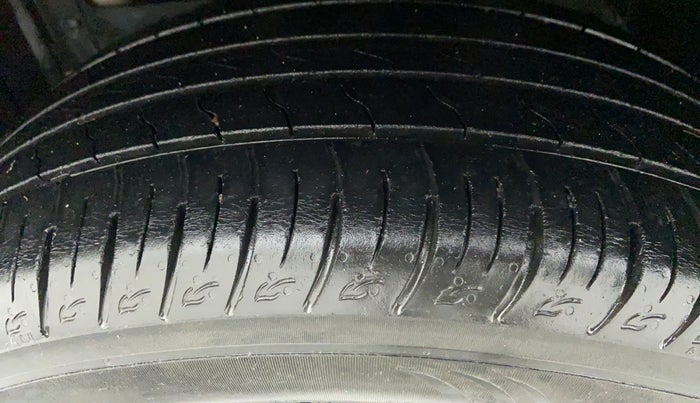 2019 Maruti Vitara Brezza VDI, Diesel, Manual, 30,971 km, Left Front Tyre Tread