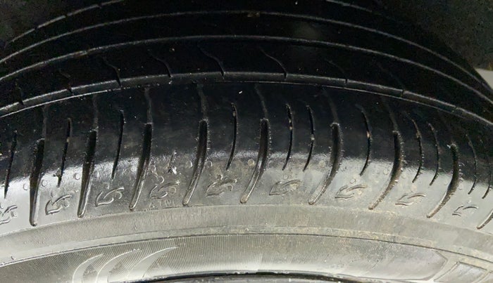 2019 Maruti Vitara Brezza VDI, Diesel, Manual, 30,971 km, Right Rear Tyre Tread