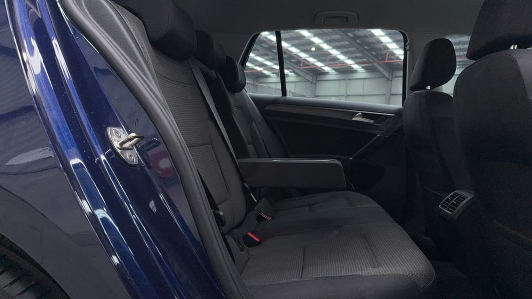 2018 Volkswagen Golf 110 Tsi Comfortline, Automatic, 58246 km, Right Side Rear Door Cabin View