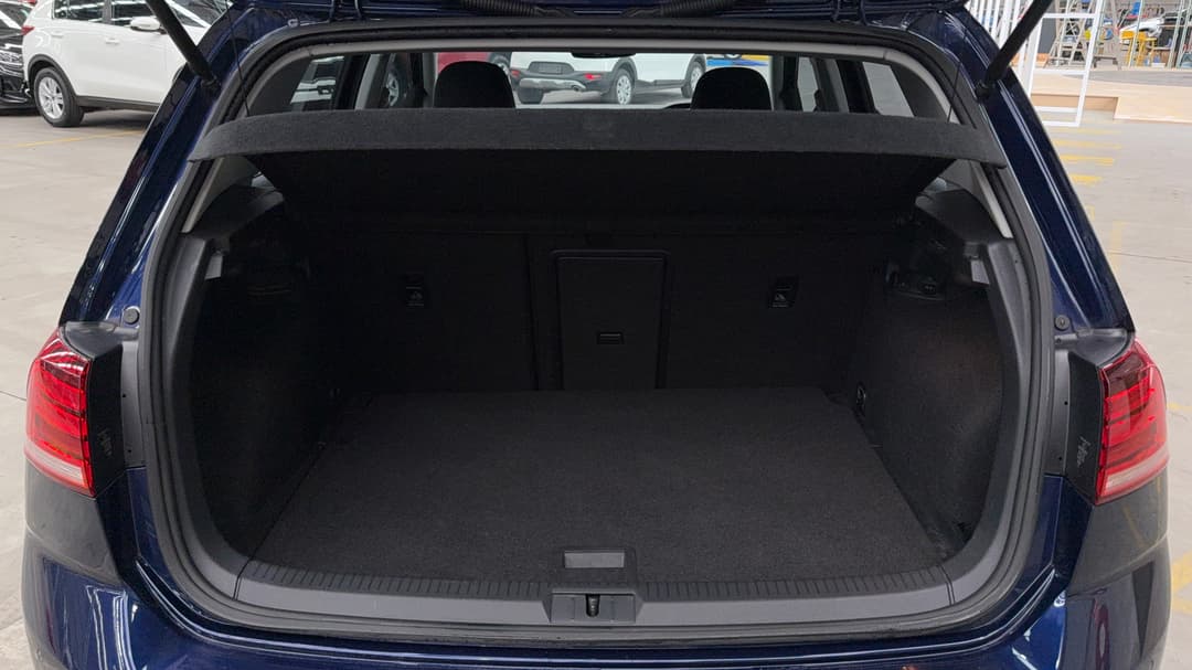 2018 Volkswagen Golf 110 Tsi Comfortline, Automatic, 58246 km, Boot Inside View