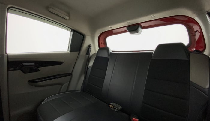 2017 Mahindra Kuv100 K4+ 6 STR, Petrol, Manual, 27,603 km, Right Side Rear Door Cabin