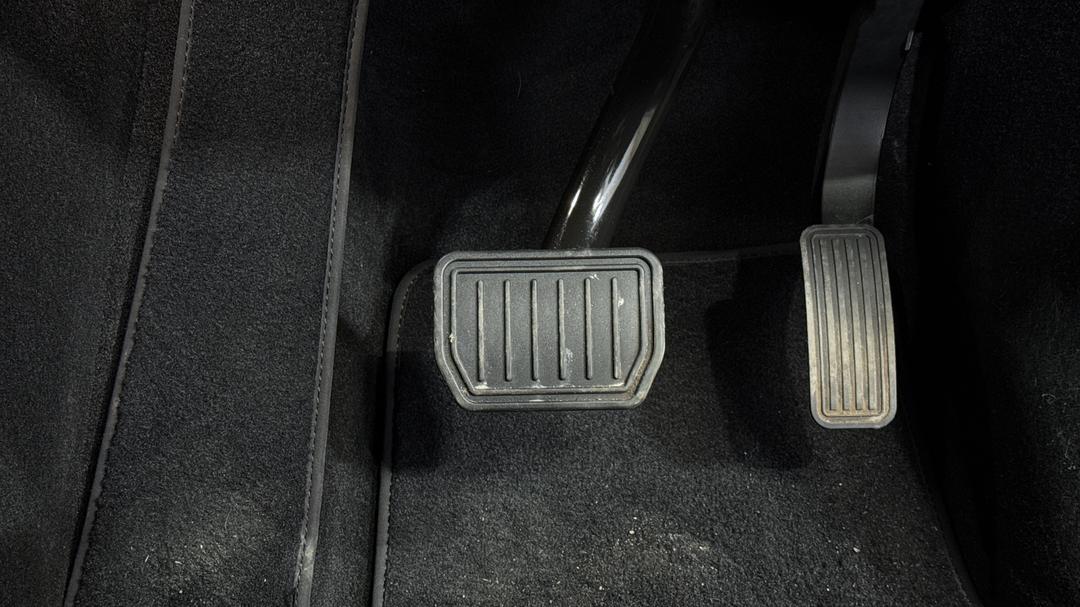 2023 Tesla Model Y Rear-wheel Drive, Automatic, 43984 km, Pedals and Footmat
