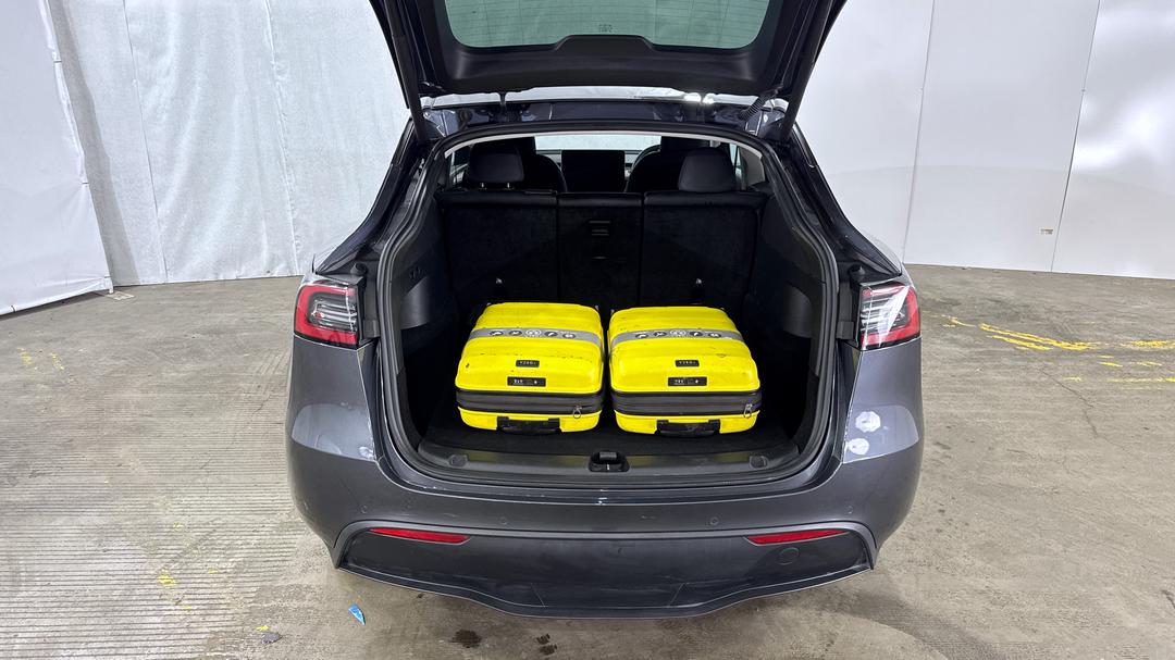 2023 Tesla Model Y Rear-wheel Drive, Automatic, 43984 km, Boot Inside View with Luggage