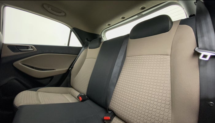2017 Hyundai Elite i20 ASTA 1.4 CRDI, Diesel, Manual, 89,332 km, Right Side Rear Door Cabin