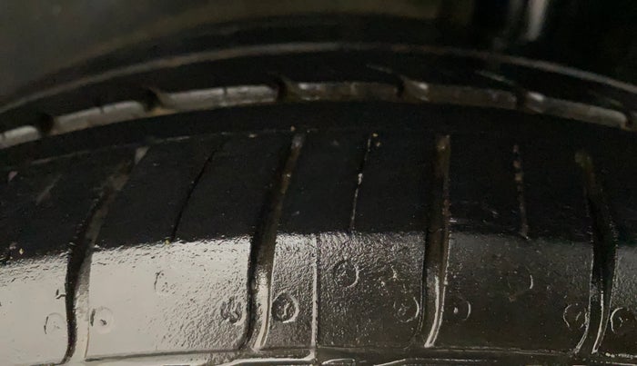 2018 Maruti Ciaz SIGMA 1.4 MT PETROL, Petrol, Manual, 51,277 km, Left Rear Tyre Tread