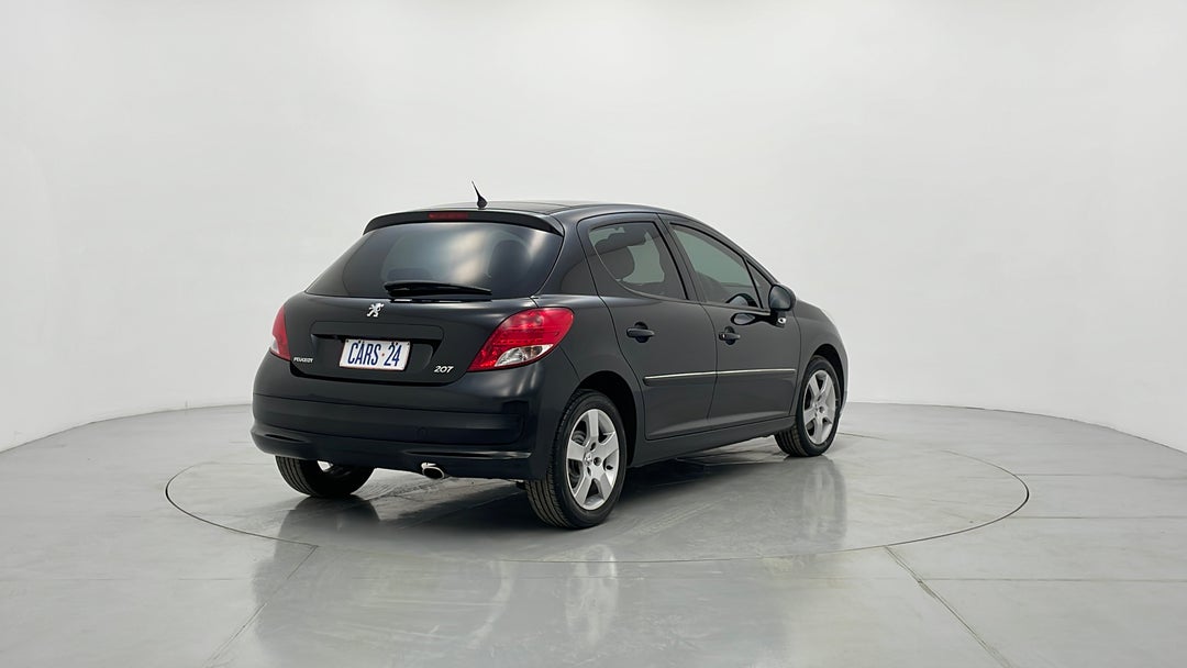 Right Back Diagonal (45- Degree) View