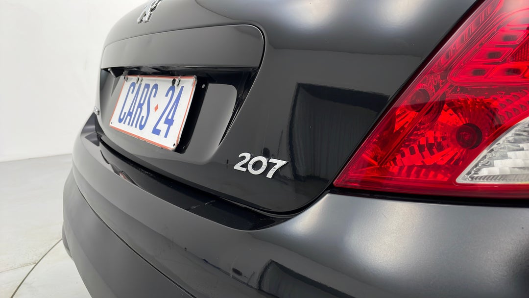 Badge (Boot Right Side)