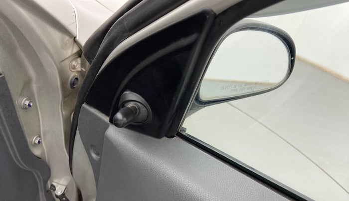 2015 Maruti Alto 800 LXI, Petrol, Manual, 41,015 km, Right rear-view mirror - ORVM knob broken and not working