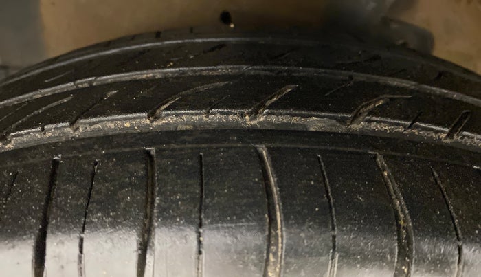 2014 Maruti Celerio VXI d, Petrol, Manual, 91,417 km, Left Front Tyre Tread