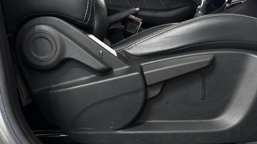 2019 MG ZS Excite Plus, Automatic, 63751 km, Drivers Side Adjustment Panel