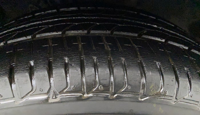 2014 Hyundai Elite i20 SPORTZ 1.2, Petrol, Manual, 43,791 km, Left Front Tyre Tread