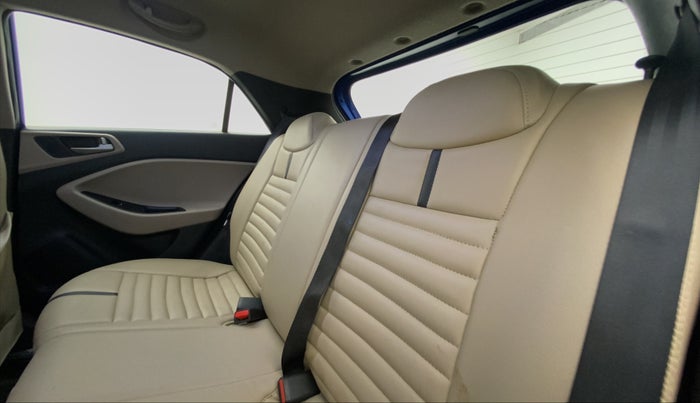 2014 Hyundai Elite i20 SPORTZ 1.2, Petrol, Manual, 43,791 km, Right Side Rear Door Cabin