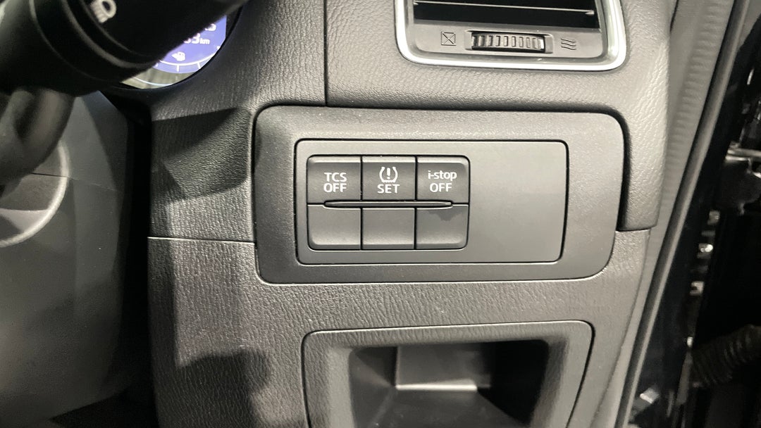 2015 Mazda CX-5 Maxx Sport (4x2), Automatic, 130803 km, Utility Switches/Buttons