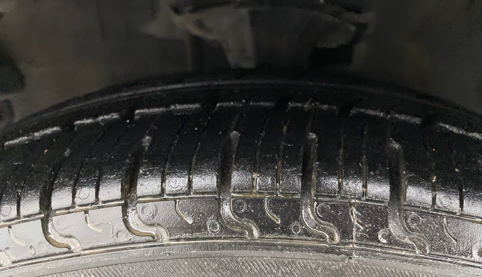 2012 Hyundai i10 MAGNA 1.2, Petrol, Manual, 57,918 km, Left Front Tyre Tread