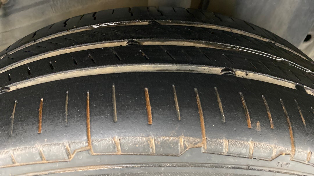 Left Rear Tyre Tread