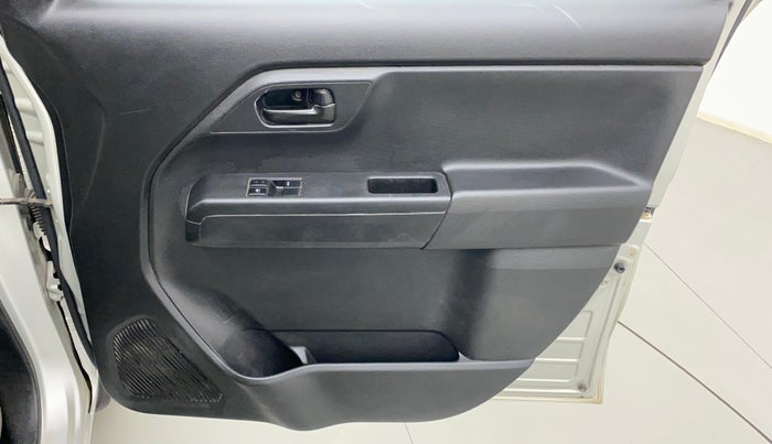 2020 Maruti New Wagon-R LXI CNG 1.0, CNG, Manual, 48,884 km, Driver Side Door Panels Control