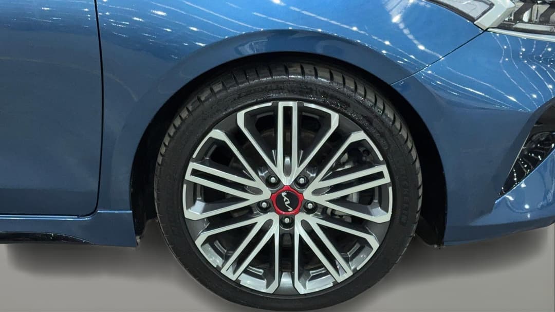 2023 Kia Cerato Gt, Automatic, 37389 km, Right Front Wheel