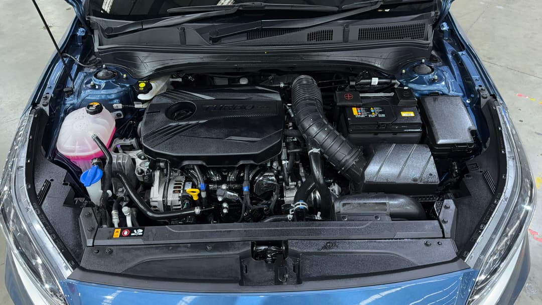 2023 Kia Cerato Gt, Automatic, 37389 km, Open Bonnet (Engine)