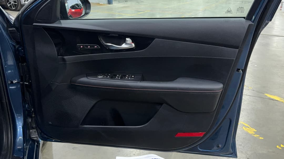 2023 Kia Cerato Gt, Automatic, 37389 km, Speaker View