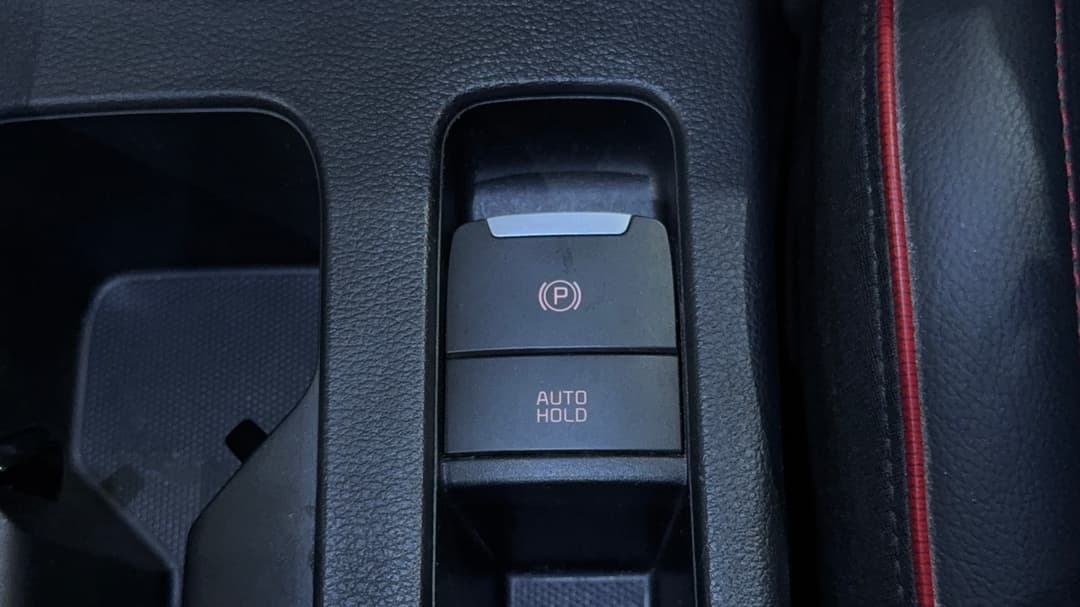 2023 Kia Cerato Gt, Automatic, 37389 km, Handbrake