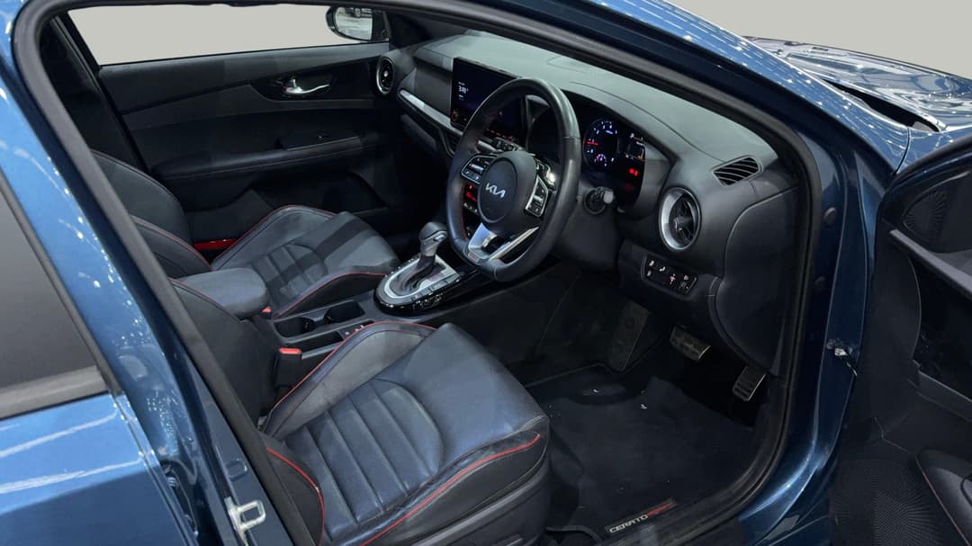 2023 Kia Cerato Gt, Automatic, 37389 km, Right Side Front Door Cabin View