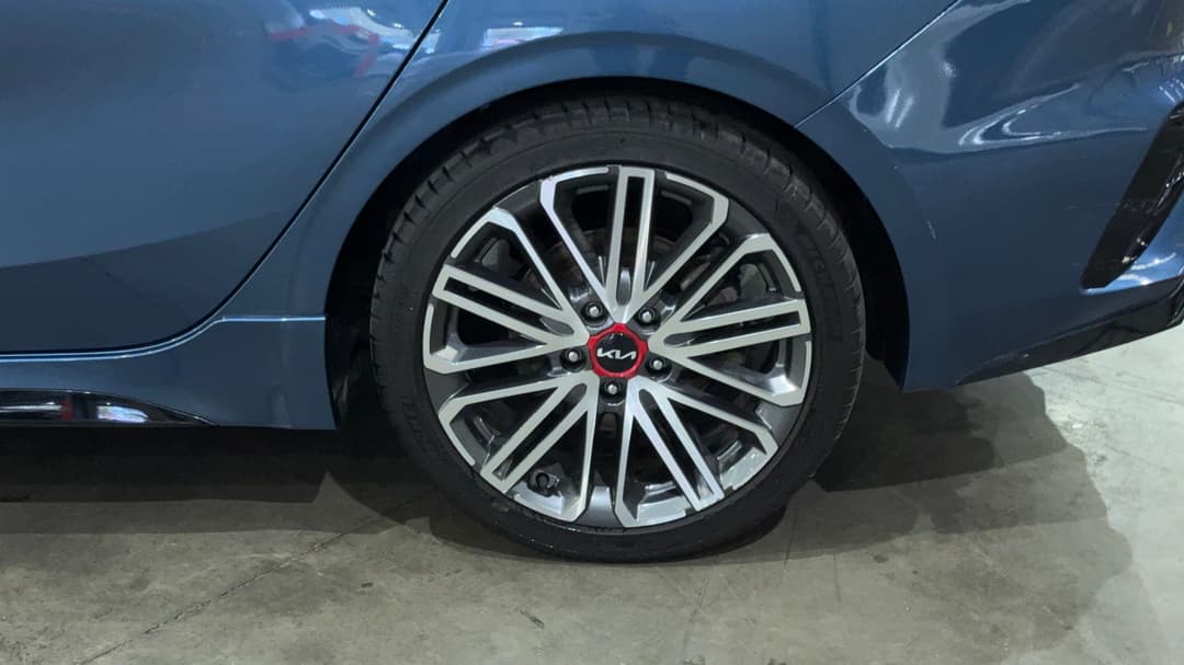 2023 Kia Cerato Gt, Automatic, 37389 km, Left Rear Wheel