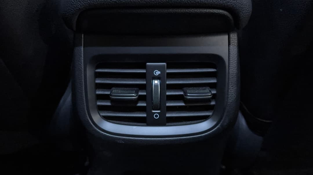 2023 Kia Cerato Gt, Automatic, 37389 km, Rear A/C Vent