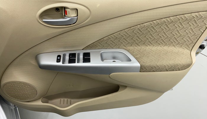 2017 Toyota Etios V, Petrol, Manual, 74,137 km, Driver Side Door Panels Control