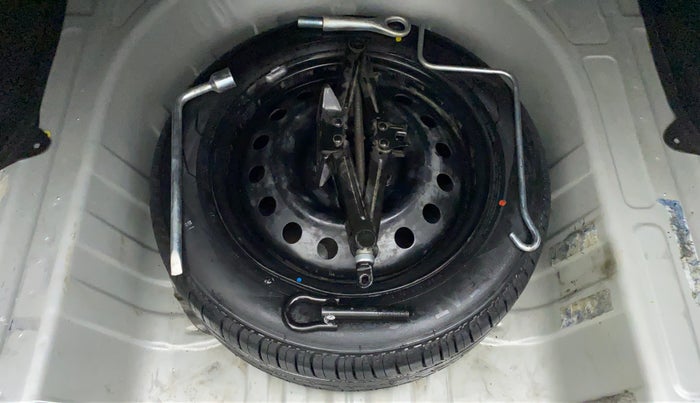 2017 Toyota Etios V, Petrol, Manual, 74,137 km, Spare Tyre