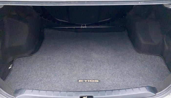 2017 Toyota Etios V, Petrol, Manual, 74,137 km, Boot Inside