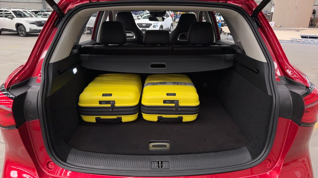 2022 MG HS +ev Phev Essence, Automatic, 34077 km, Boot Inside View with Luggage