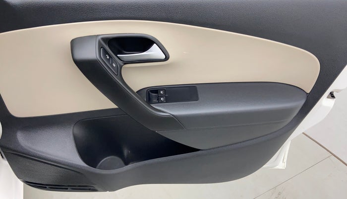2012 Volkswagen Polo TRENDLINE 1.2L PETROL, Petrol, Manual, 29,784 km, Driver Side Door Panels Controls