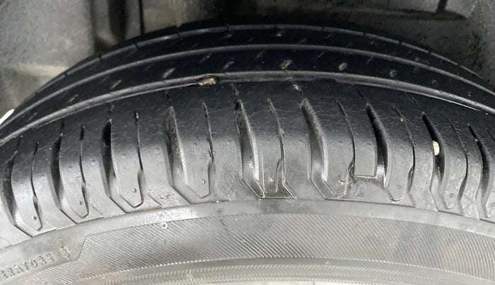 2018 Maruti Dzire ZXI, Petrol, Manual, 30,038 km, Right Rear Tyre Tread