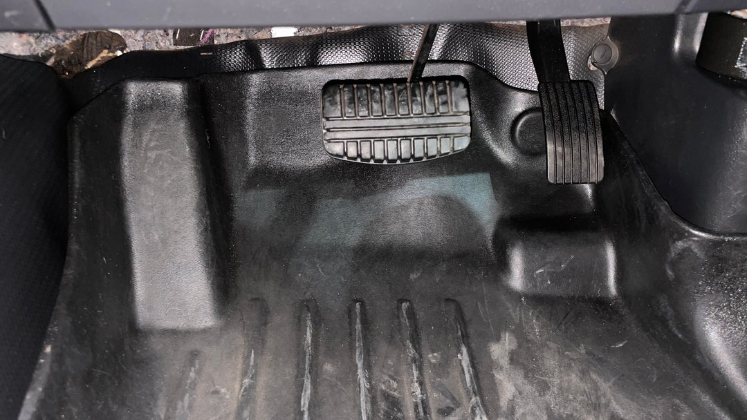 2018 Mitsubishi Triton Glx (4x4), Automatic, 78237 km, Pedals and Footmat