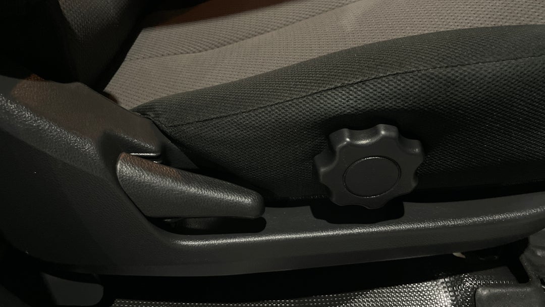 2018 Mitsubishi Triton Glx (4x4), Automatic, 78237 km, Drivers Side Adjustment Panel