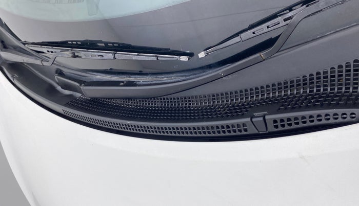 2014 Hyundai Grand i10 ASTA 1.2 KAPPA VTVT, Petrol, Manual, 31,590 km, Front windshield - Wiper nozzle not functional