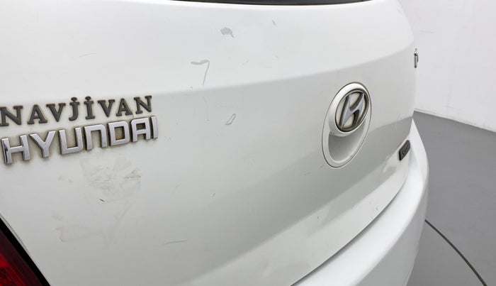 2011 Hyundai i20 SPORTZ 1.2 O, Petrol, Manual, 48,715 km, Dicky (Boot door) - Minor scratches