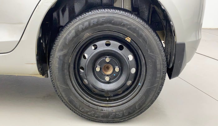 2013 Maruti Swift VXI, Petrol, Manual, 60,788 km, Left Rear Wheel